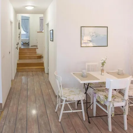 Awesome In With House Sea View Apartment