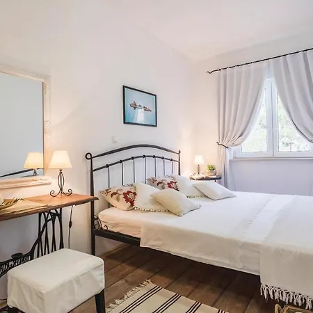 Awesome In With House Sea View Apartment